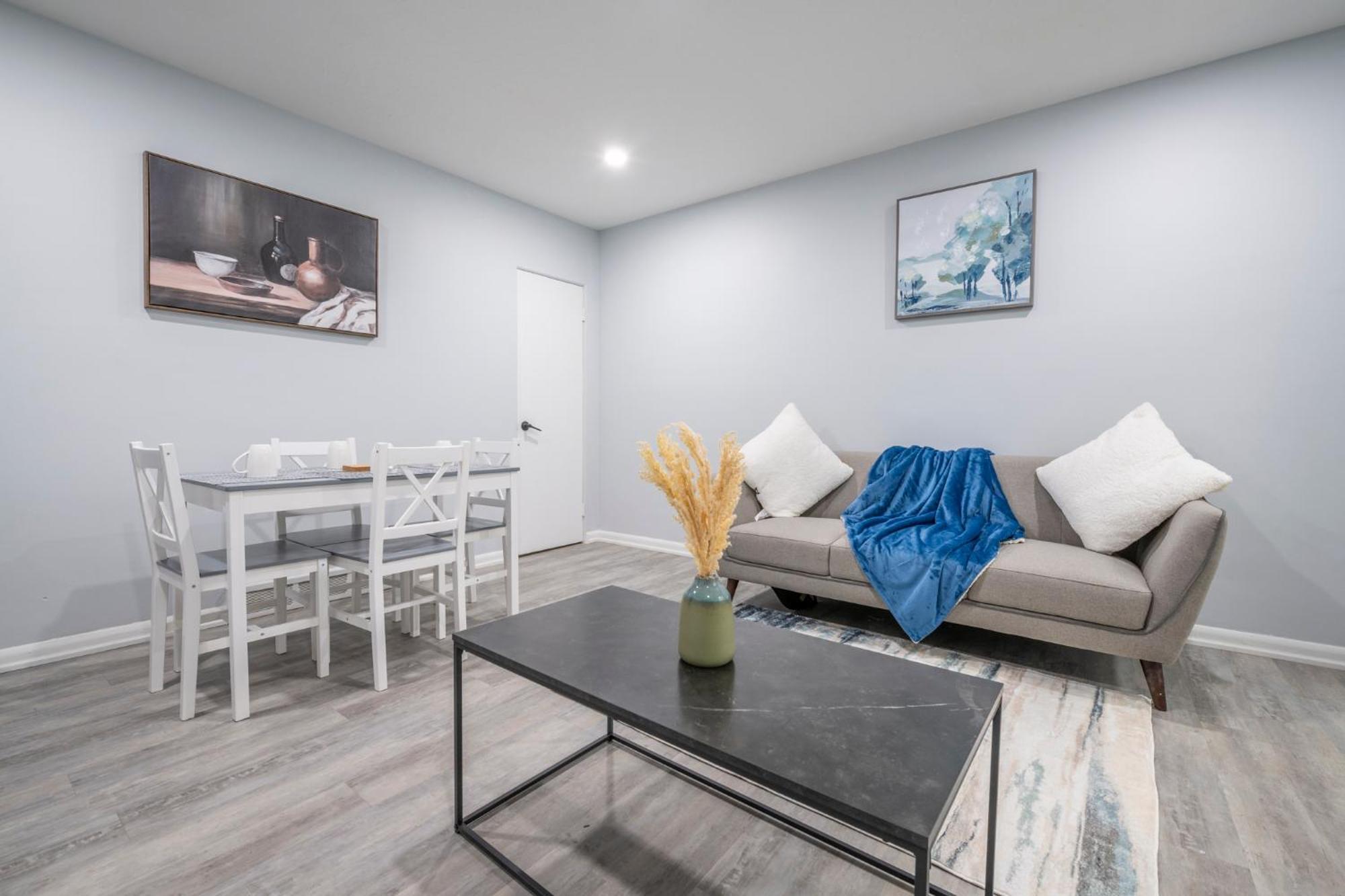 Centre Street Upper 2Bedsuite 4408 YYC Dış mekan fotoğraf